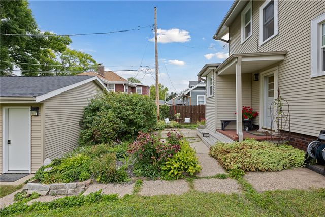 2323 Upland Drive SE, Cedar Rapids, IA 52403