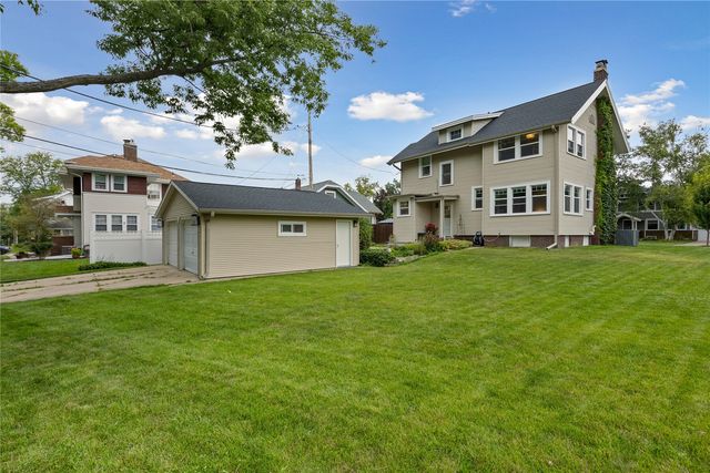 2323 Upland Drive SE, Cedar Rapids, IA 52403