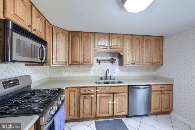 1604 ROBERT RD, Lancaster, PA 17601