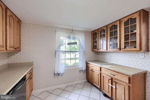 1604 ROBERT RD, Lancaster, PA 17601