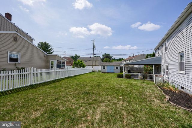 1604 ROBERT RD, Lancaster, PA 17601