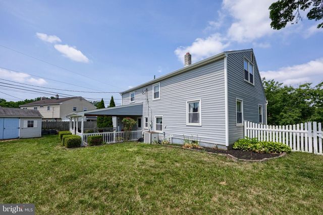 1604 ROBERT RD, Lancaster, PA 17601