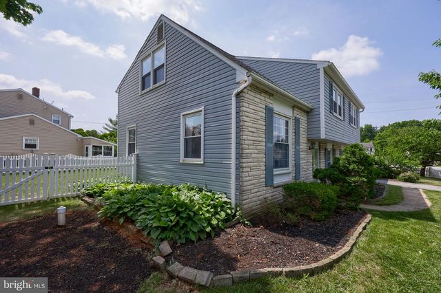 1604 ROBERT RD, Lancaster, PA 17601
