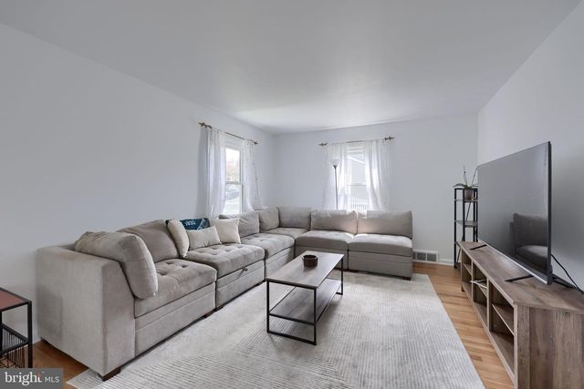 1604 ROBERT RD, Lancaster, PA 17601