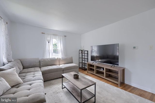 1604 ROBERT RD, Lancaster, PA 17601