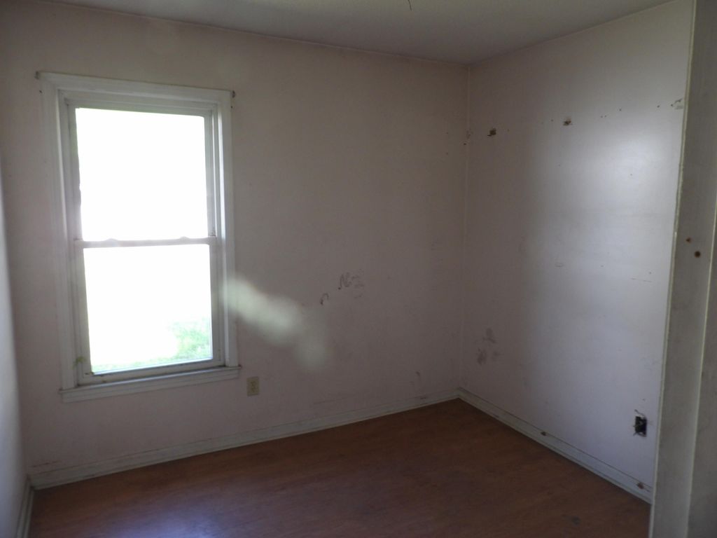 Image 3 of property listing at 102 Desi Court, Summerville, SC 29485