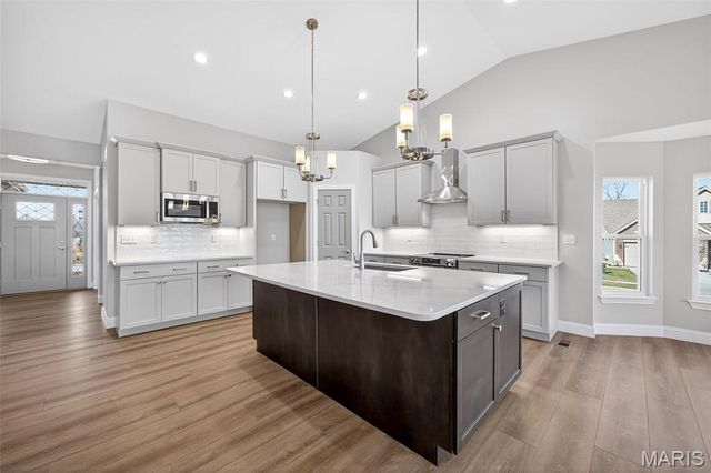 202 Keaton Woods Drive, O'fallon, MO 63368