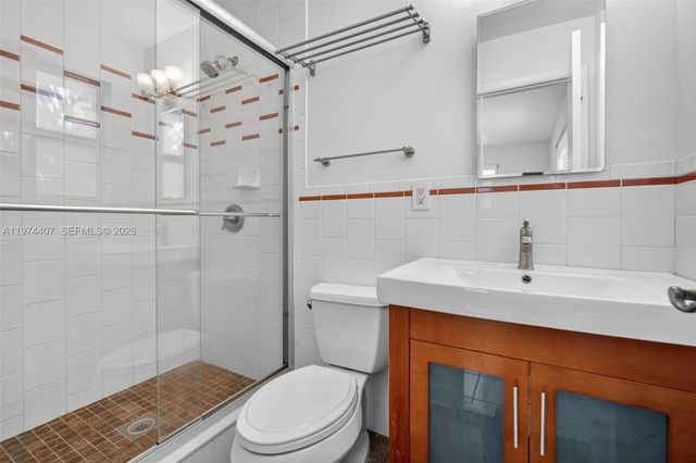 5650-5652 NE 17 TERRACE, NE 17th Ter, Fort Lauderdale, FL 33334