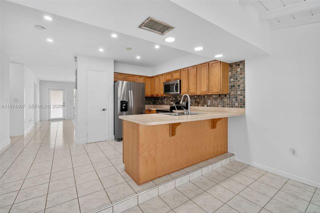 5650-5652 NE 17 TERRACE, NE 17th Ter, Fort Lauderdale, FL 33334