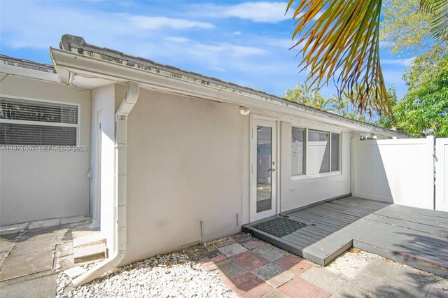 5650-5652 NE 17 TERRACE, NE 17th Ter, Fort Lauderdale, FL 33334