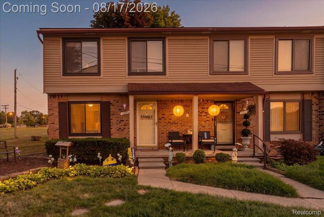 16894 Kingsbrooke Drive, Clinton Charter Township, MI 48038