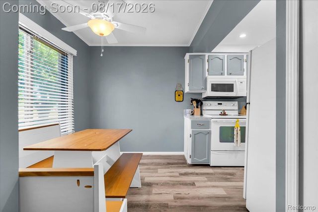 16894 Kingsbrooke Drive, Clinton Charter Township, MI 48038