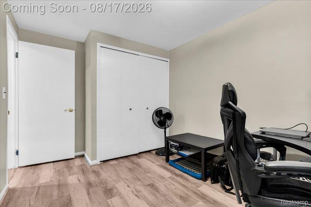 16894 Kingsbrooke Drive, Clinton Charter Township, MI 48038