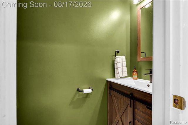 16894 Kingsbrooke Drive, Clinton Charter Township, MI 48038
