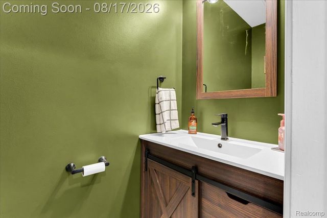 16894 Kingsbrooke Drive, Clinton Charter Township, MI 48038