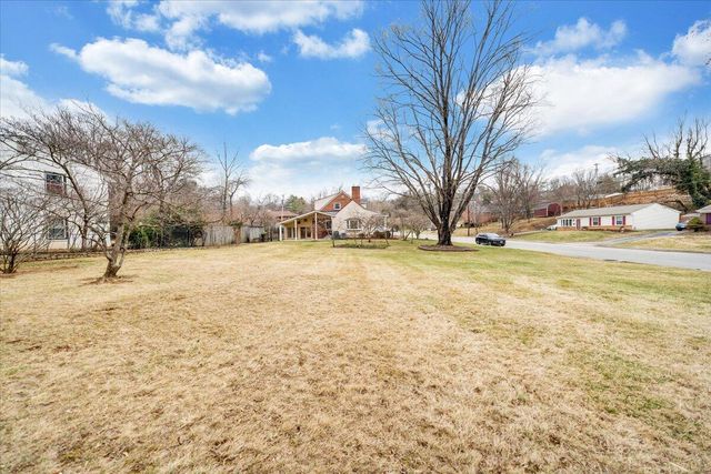 2612 Beverly BLVD, Roanoke, VA 24015