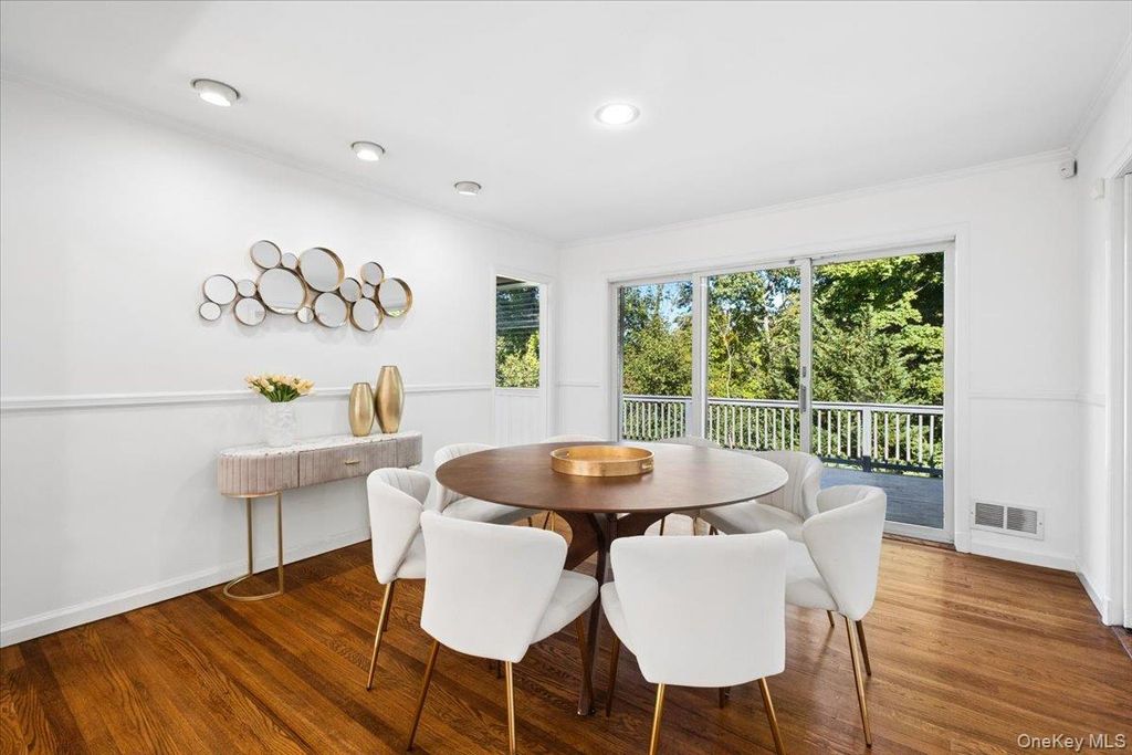 97 Runyon Place, Scarsdale, NY 10583 — photo 4