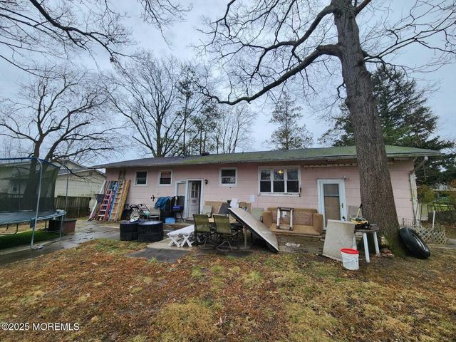 26 Oregon Avenue, Jackson, NJ 08527