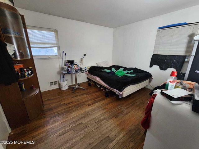 26 Oregon Avenue, Jackson, NJ 08527