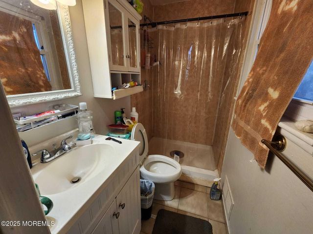 26 Oregon Avenue, Jackson, NJ 08527