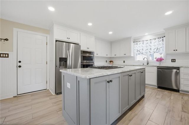 702 Lipton DR, Newport News, VA 23608