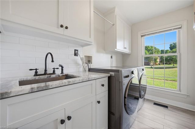 702 Lipton DR, Newport News, VA 23608