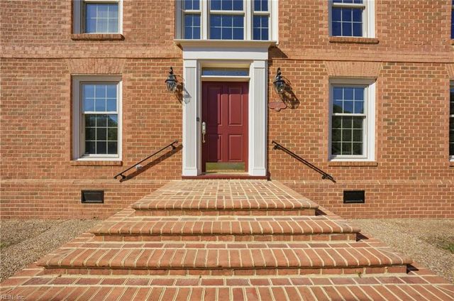 702 Lipton DR, Newport News, VA 23608