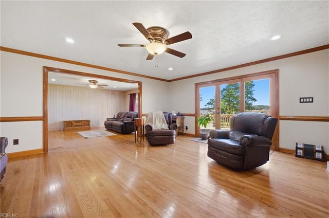702 Lipton DR, Newport News, VA 23608