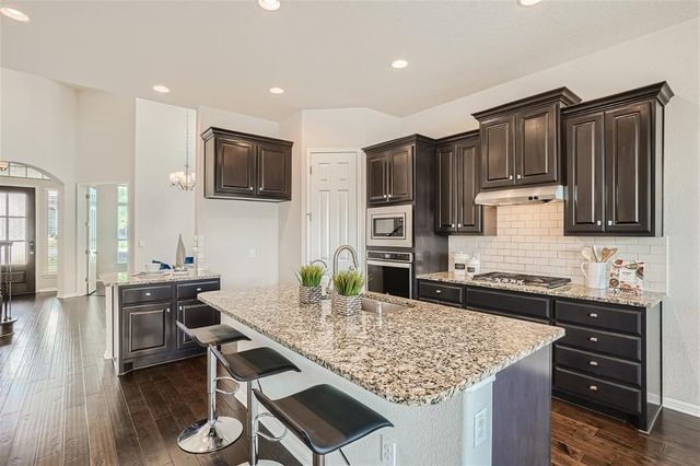 911 Astoria ST, Cedar Park, TX 78613