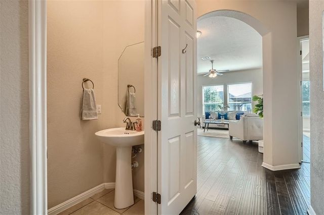 911 Astoria ST, Cedar Park, TX 78613