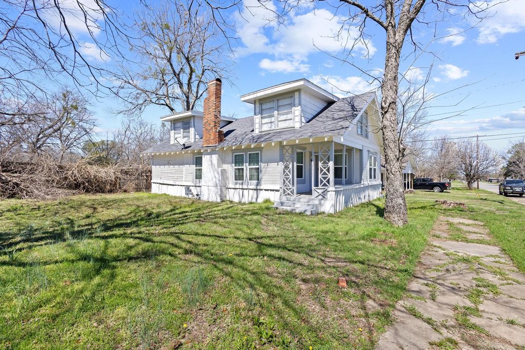 709 N Chandler Avenue, Denison, TX 75020