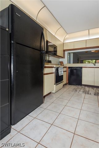 1203 Commonwealth CIR A201, Naples, FL 34116