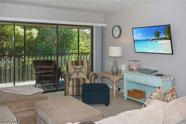 1203 Commonwealth CIR A201, Naples, FL 34116