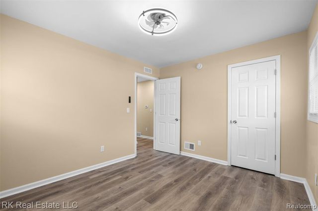 23290 Rosalind Avenue, Eastpointe, MI 48021