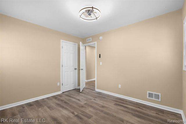 23290 Rosalind Avenue, Eastpointe, MI 48021