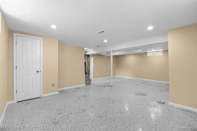 23290 Rosalind Avenue, Eastpointe, MI 48021