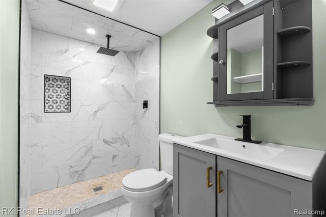 23290 Rosalind Avenue, Eastpointe, MI 48021