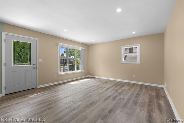 23290 Rosalind Avenue, Eastpointe, MI 48021