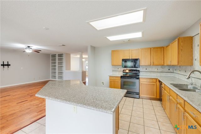 1319 Pecan Station, San Antonio, TX 78258