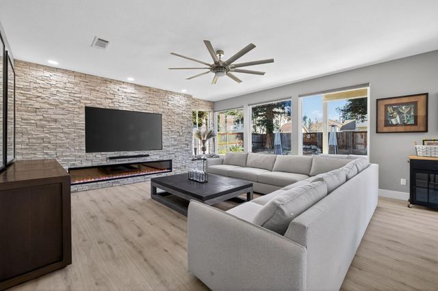 3672 Mammoth Cave Cir, Stockton, CA 95209