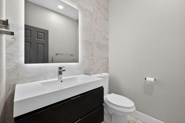 3672 Mammoth Cave Cir, Stockton, CA 95209