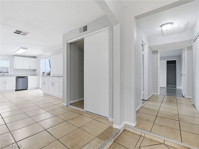5132 Hallet Drive, Las Vegas, NV 89122