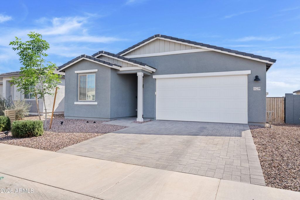 Image 2 of property listing at 11239 E UNGER Avenue, Mesa, AZ 85212