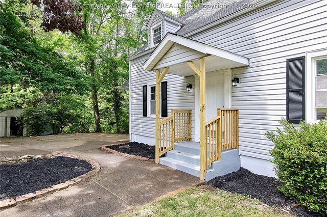 914 McQueen Boulevard, St Albans, WV 25177