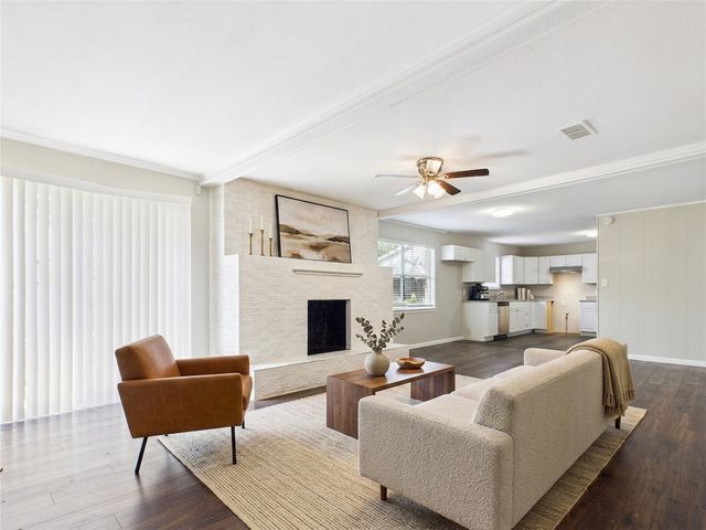 2712 Evans Avenue, Fort Worth, TX 76104