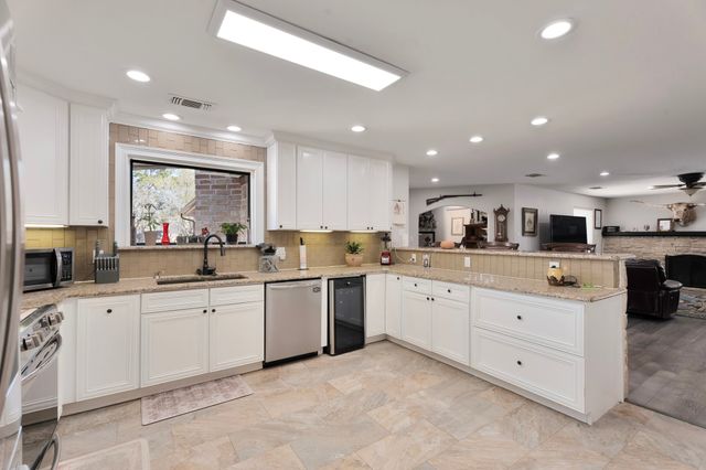 5014 Largo Drive, Granbury, TX 76049