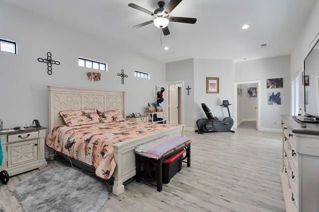 5014 Largo Drive, Granbury, TX 76049