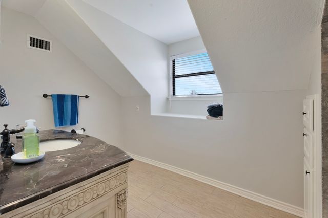 5014 Largo Drive, Granbury, TX 76049