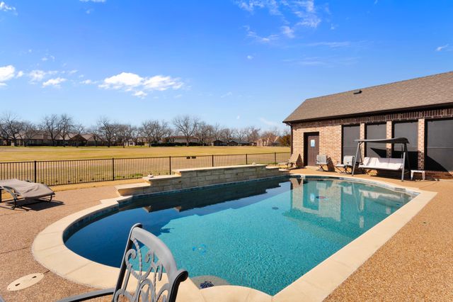 5014 Largo Drive, Granbury, TX 76049