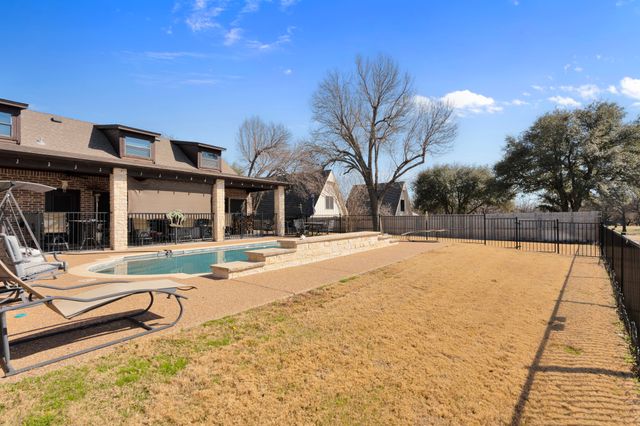 5014 Largo Drive, Granbury, TX 76049